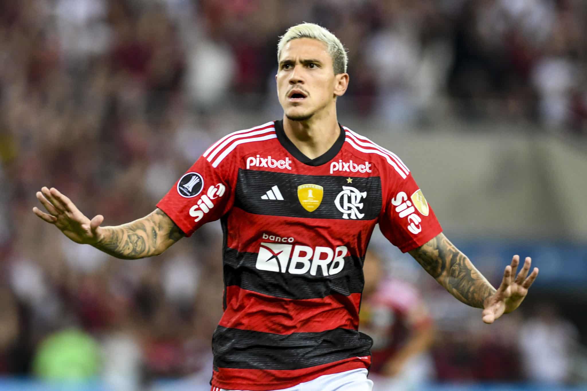 Flamengo recebe proposta do Benfica de R 96 milhões por Pedro mas nem