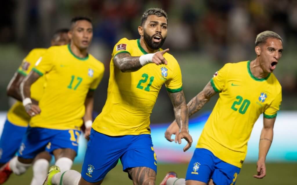 Gabigol comemora o segundo gol do Brasil