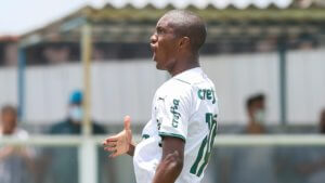 Palmeiras, do atacante Vitinho, é um dos candidatos ao título da Copinha