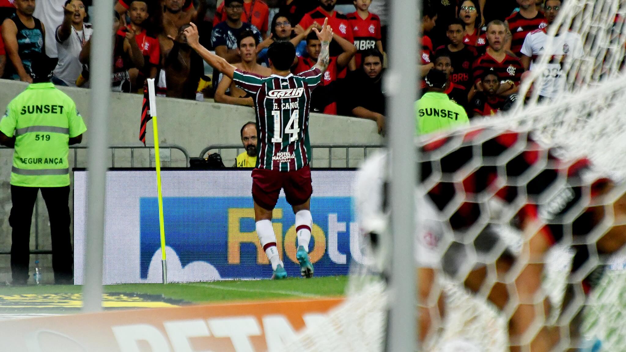 Germán Cano marcou os dois gols do Fluminense no clássico