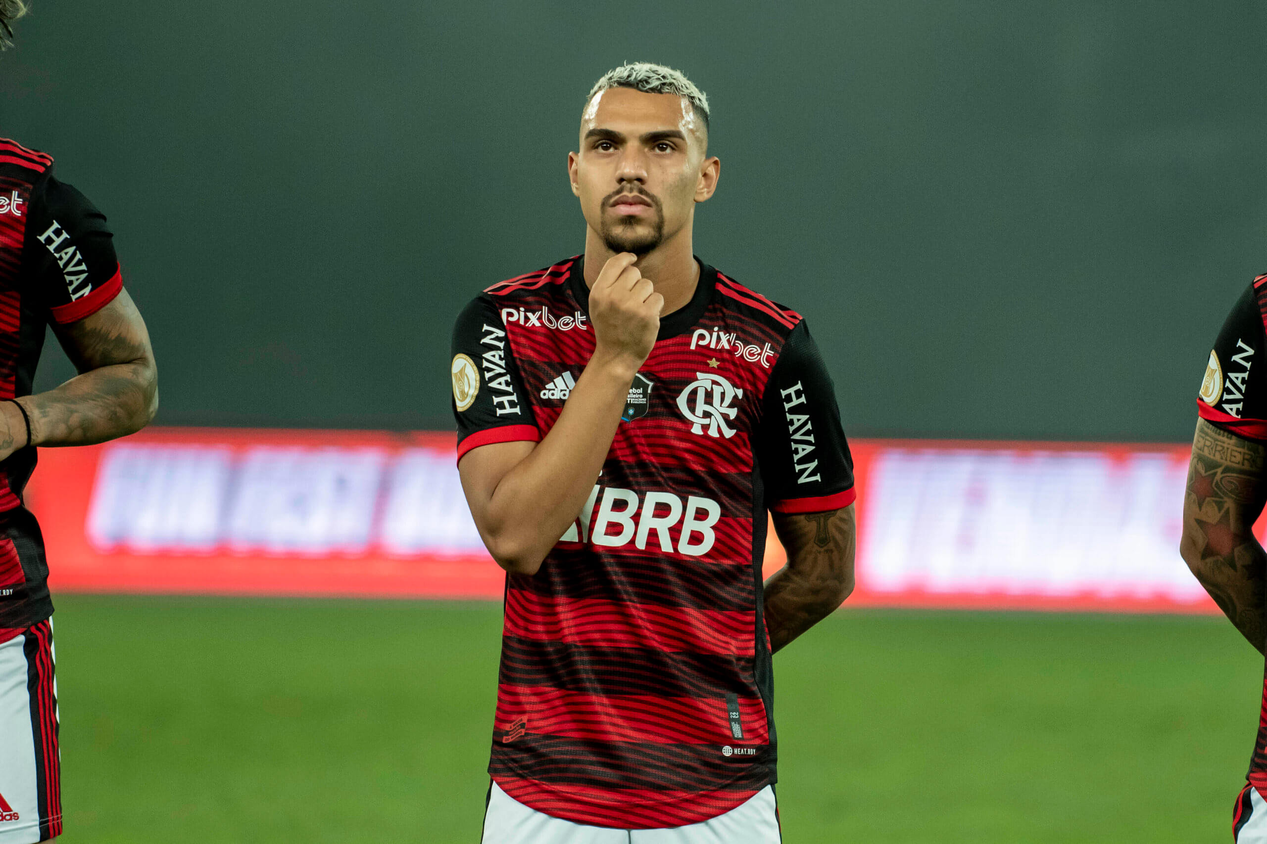 Matheuzinho pode deixar o Flamengo