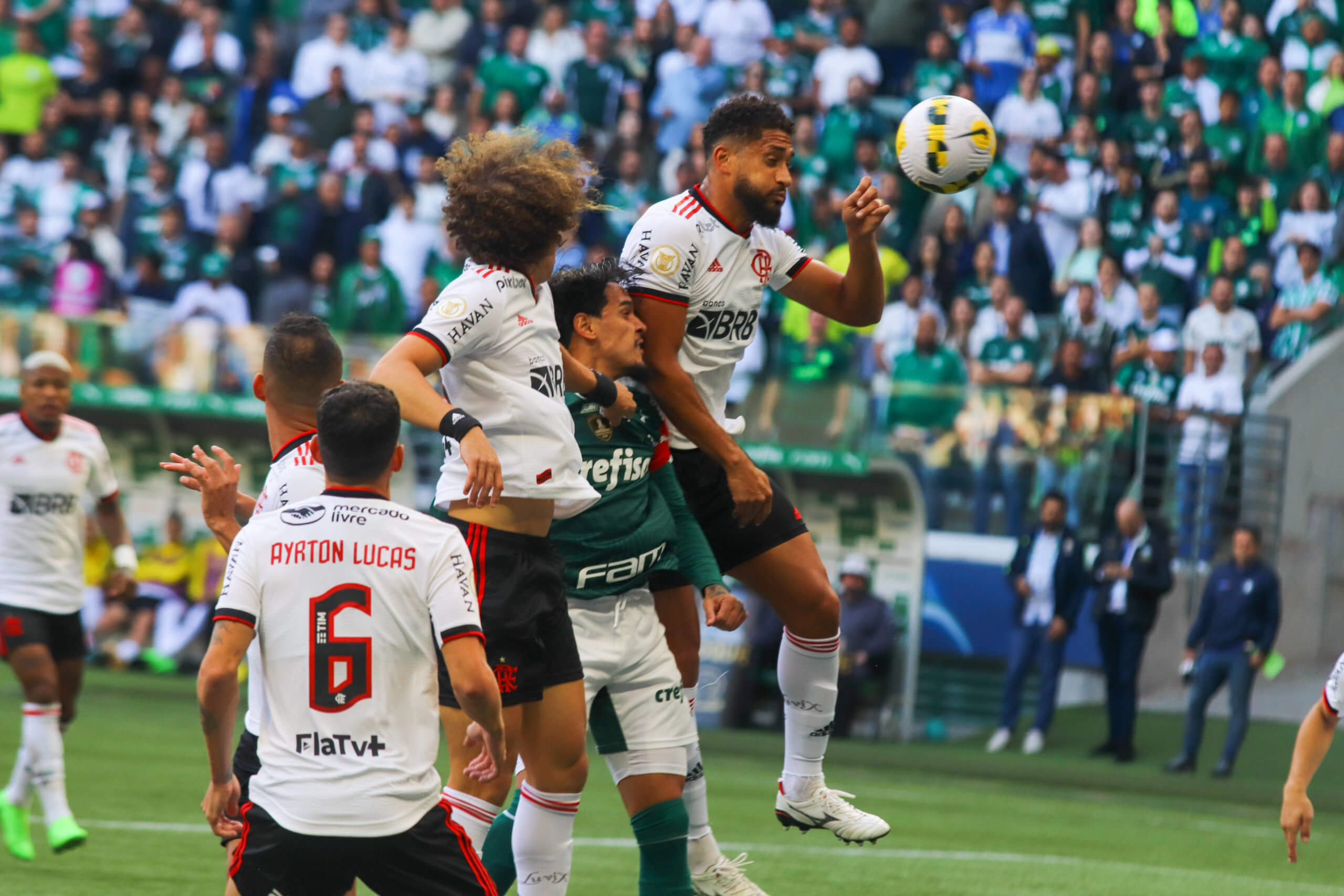 Partida entre Palmeiras e Flamengo foi disputadíssima