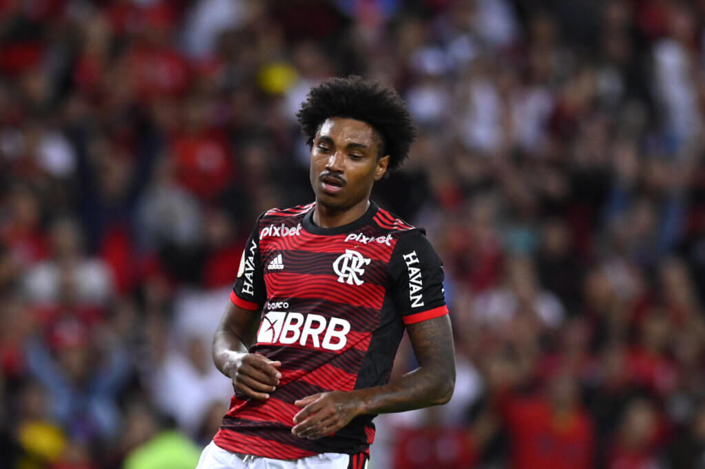 Vitinho está de saída do Flamengo