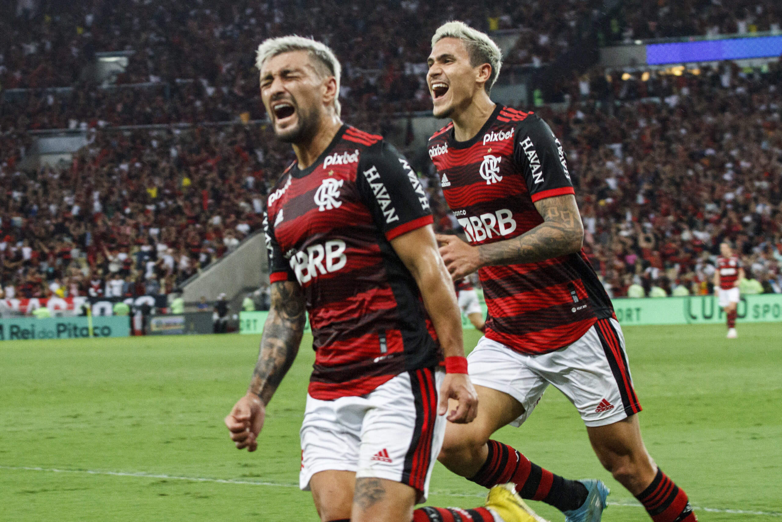 Arrascaeta comemora o gol sobre o São Paulo