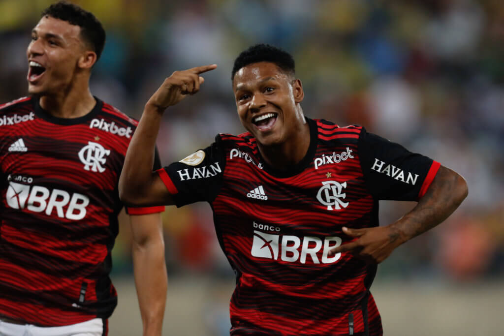 Matheus França foi um dos destaques do Flamengo no jogo