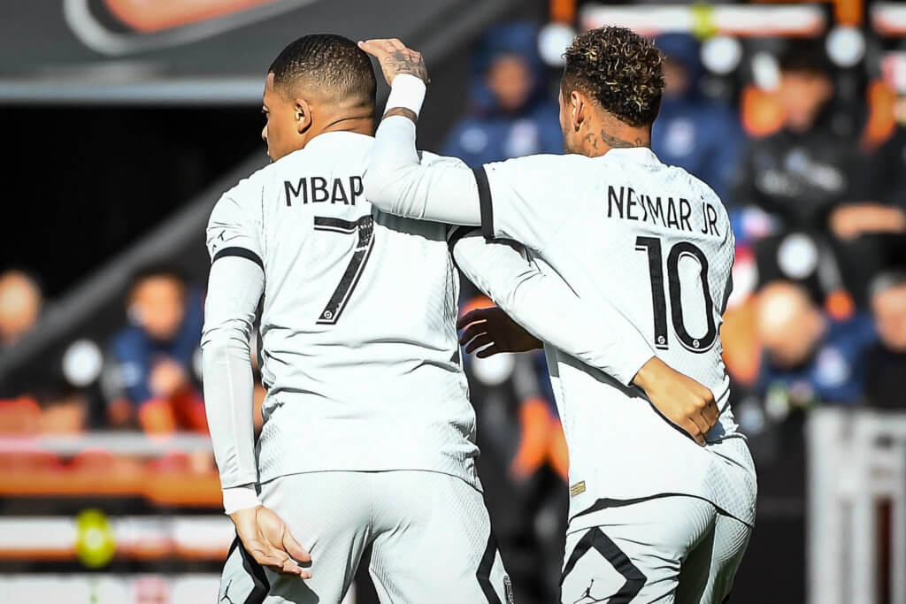 Mbappé e Neymar comemoram