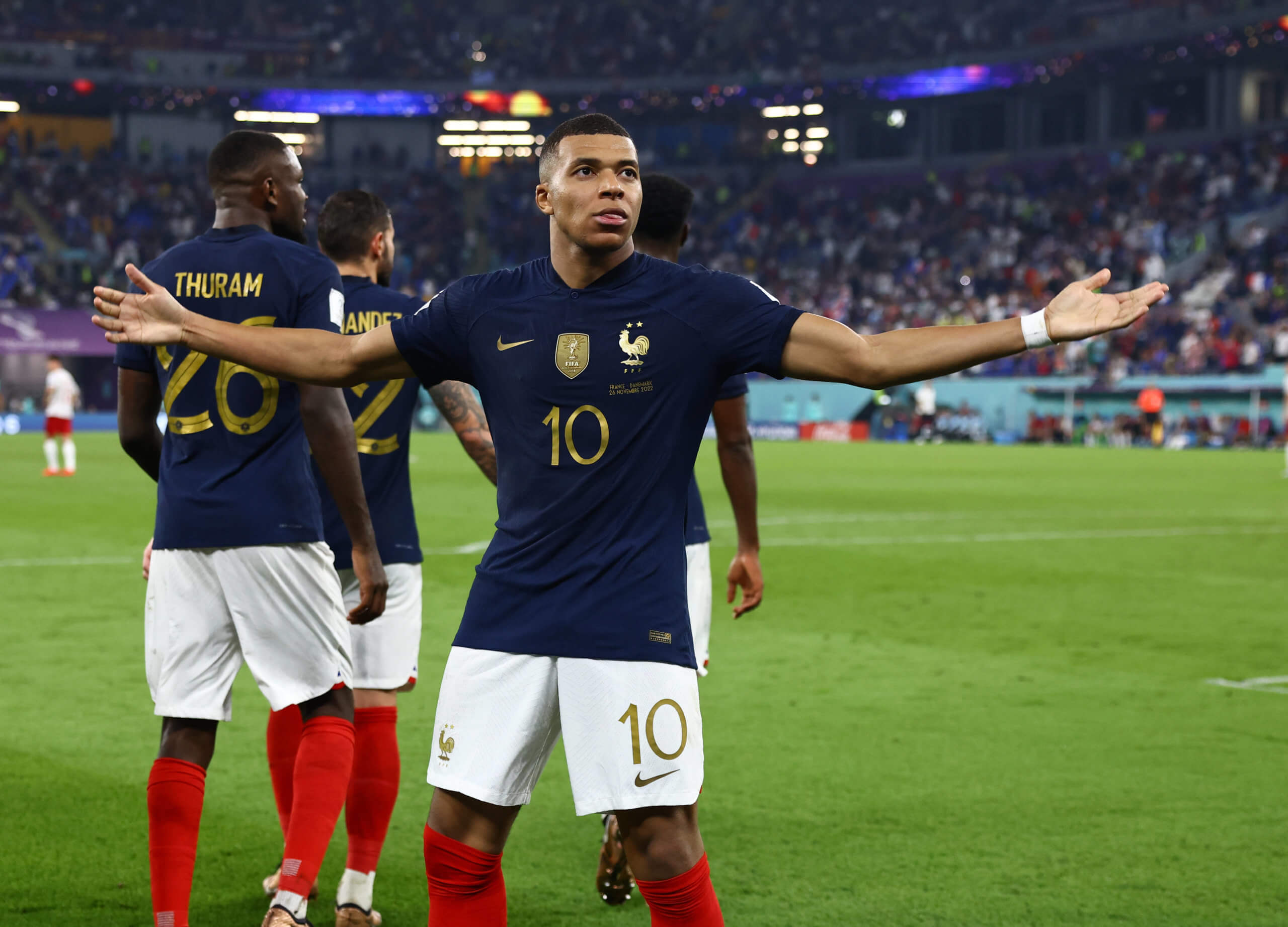 Mbappé marca duas vezes, França vence a Dinamarca e vai às oitavas da Copa do Catar