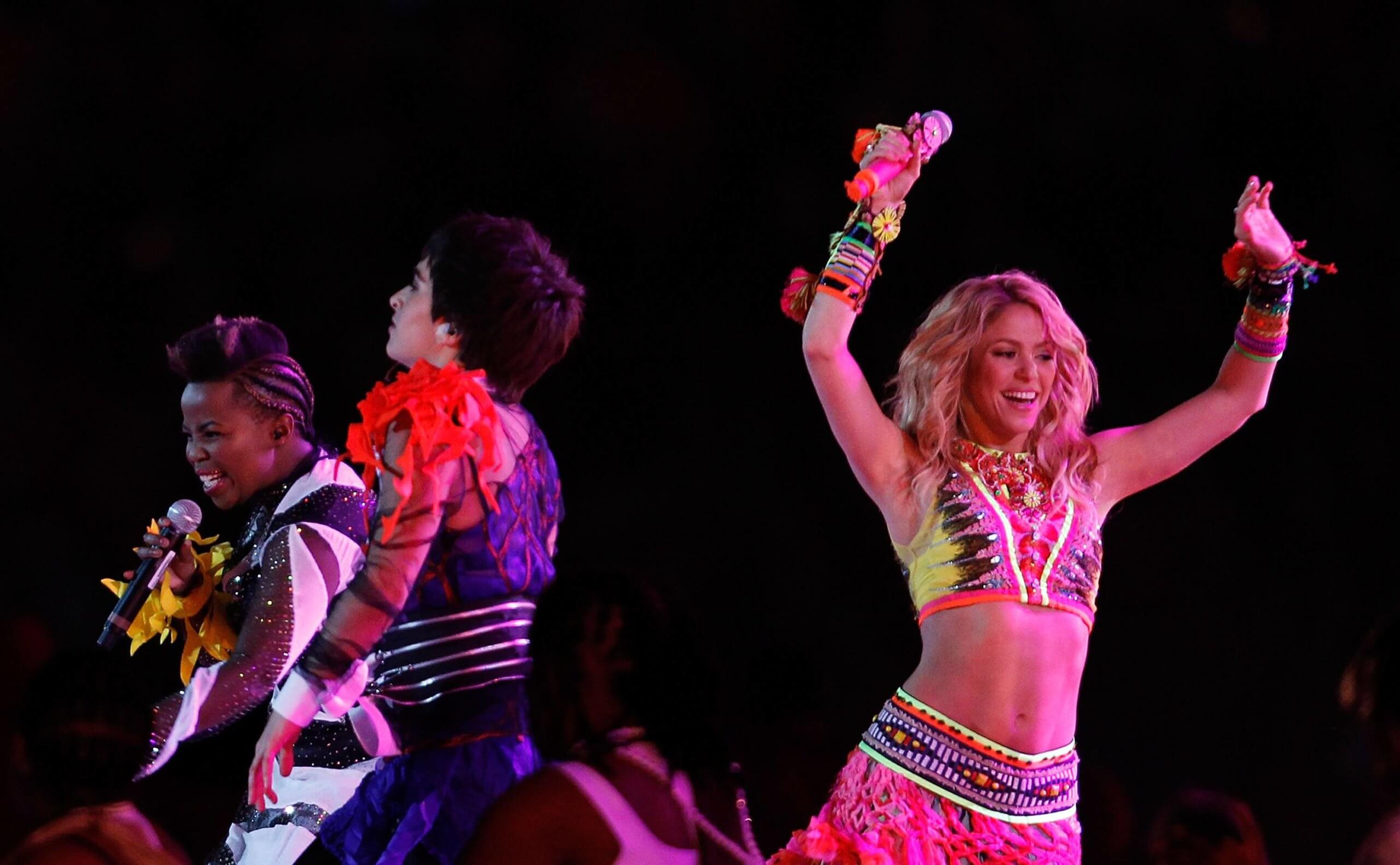 Waka Waka, de Shakira, lidera lista de músicas da Copa do Mundo mais lucrativas.