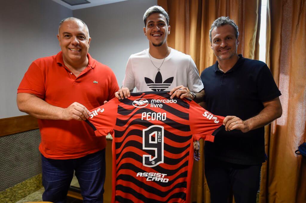 Pedro renovou contrato com o Flamengo até 2027