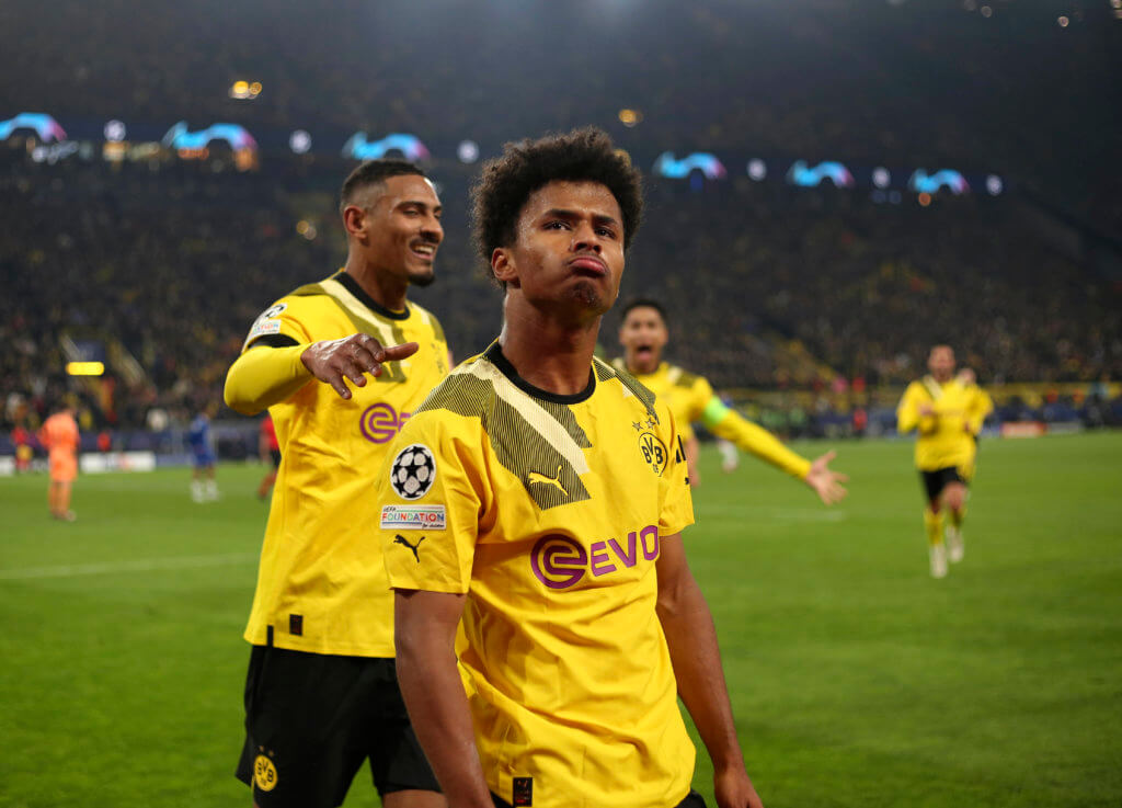 Adeyemi garantiu a vitória do Borussia Dortmund