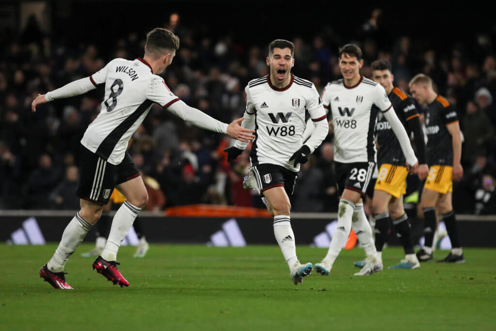 Fulham comemora seu gol na quinta rodada da FA Cup entre Fulham e Leeds United