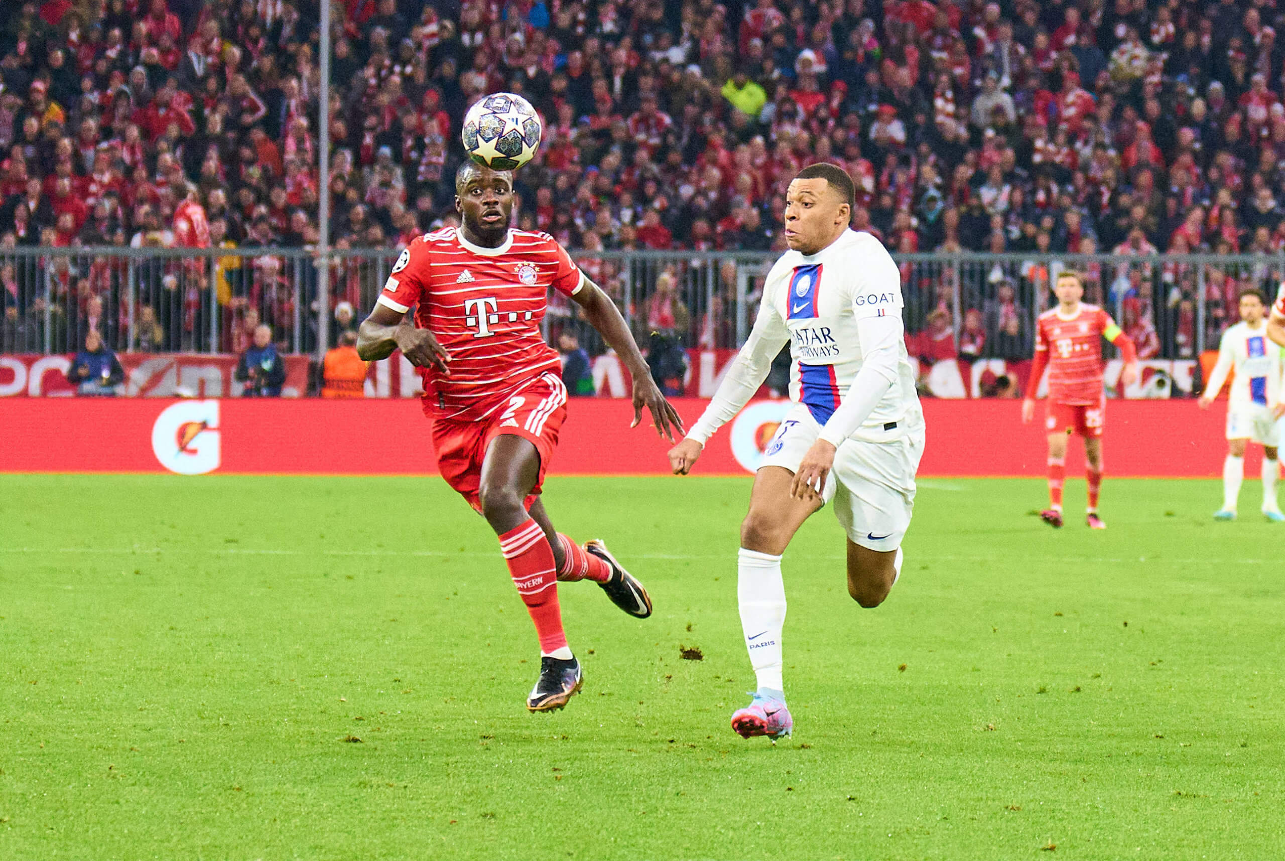 Mbappé parou na forte marcação do Bayern de Munique