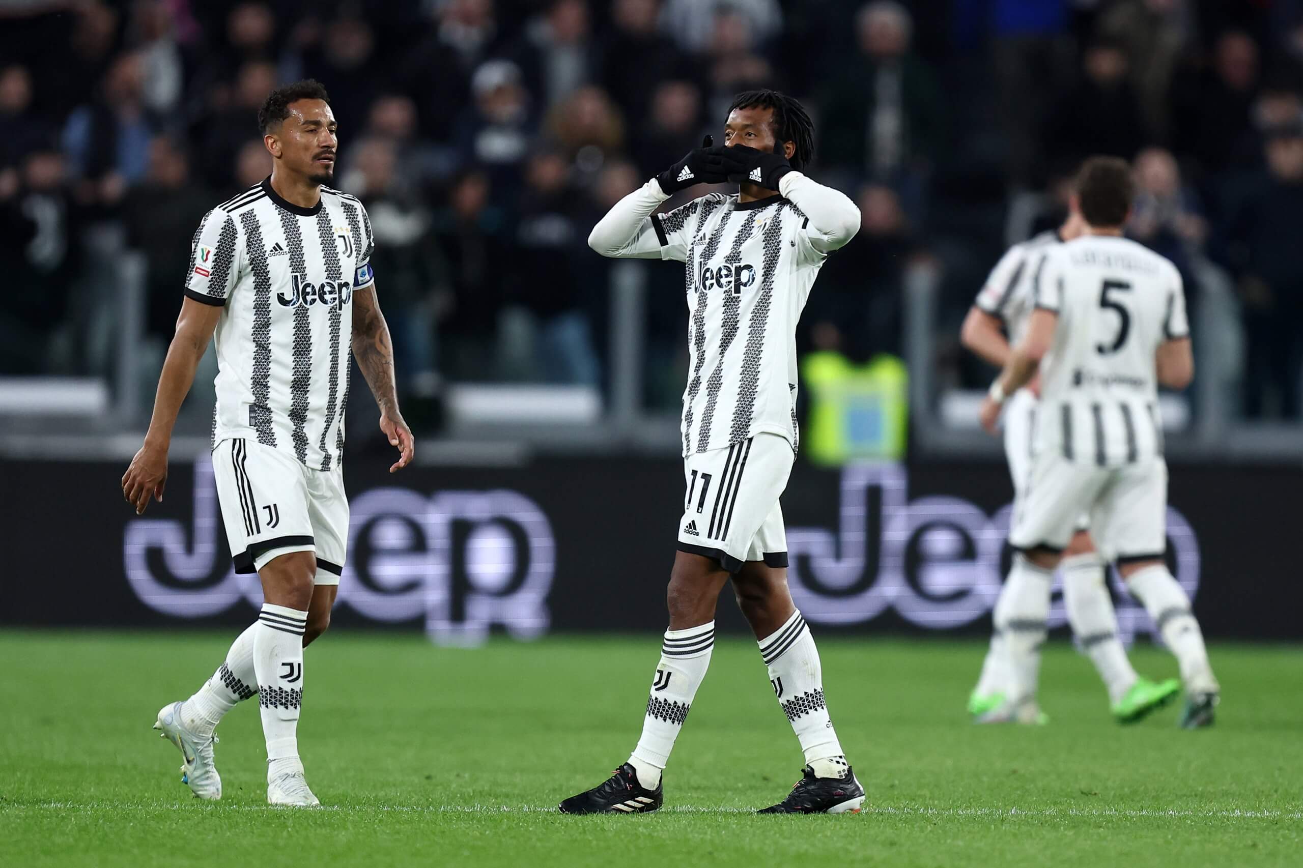 Juventus Fc - Fc Internazionale Juan Cuadrado of Juventus Fc celebrates after scoring his team s first goal during the Coppa Italia semi-final first leg match beetween Juventus Fc and Fc Internazionale at Allianz Stadium on April 4, 2023 in Turin, Italy . Torino Allianz Stadium Italy Copyright: xMarcoxCanonierox