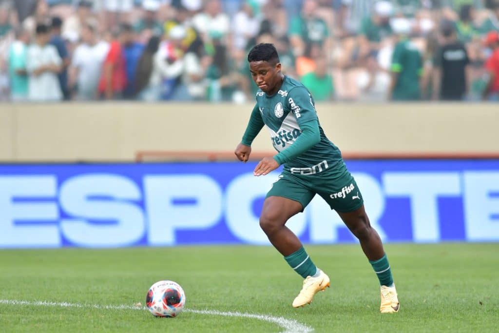 Player of S.E Palmeiras Endrick warms up before a match