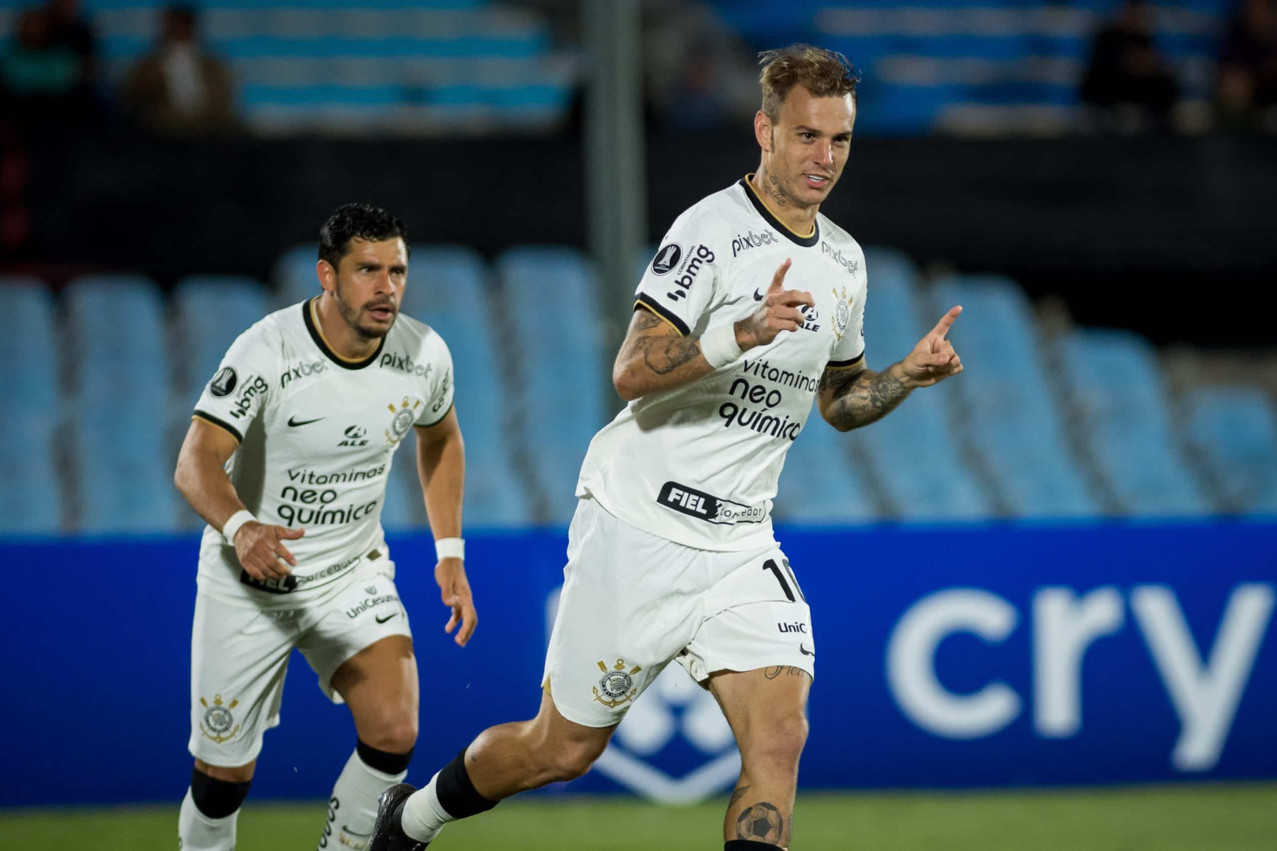 Róger Guedes marcou dois gols na vitória do Corinthians