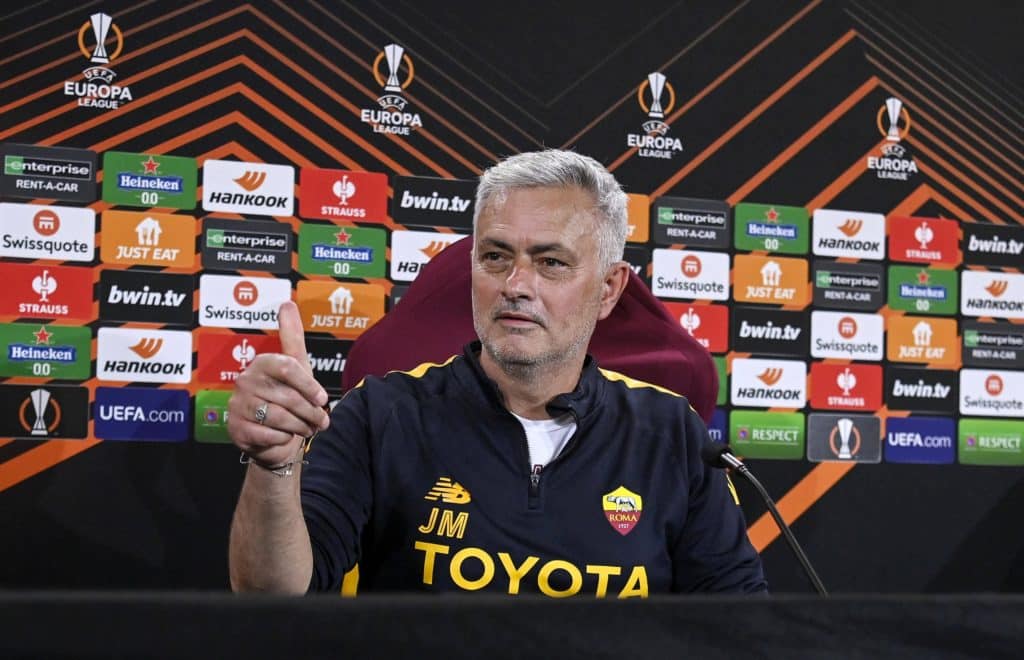 O treinador da AS Roma, José Mourinho, durante uma conferência de imprensa.