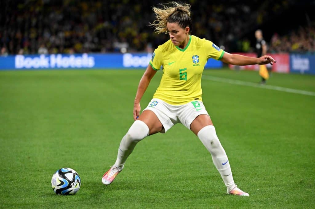 WWC23 FRANÇA BRASIL, Tamires do Brasil em ação durante a partida de futebol da Copa do Mundo Feminina da FIFA 2023 entre a França e o Brasil no Brisbane Stadium em Brisbane, sábado, 29 de julho de 2023.