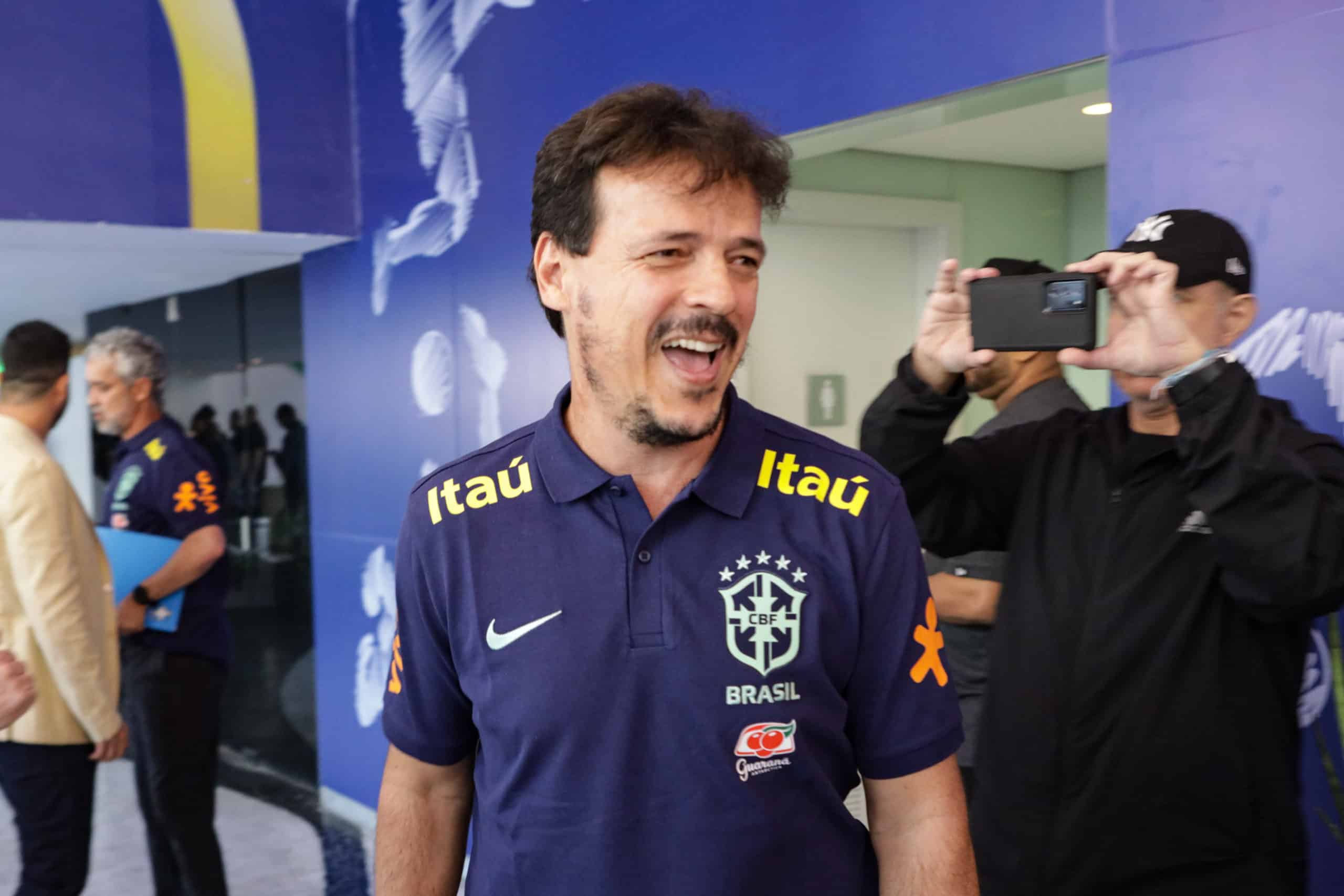 Fernando Diniz convocou a Seleção Brasileira nesta sexta-feira