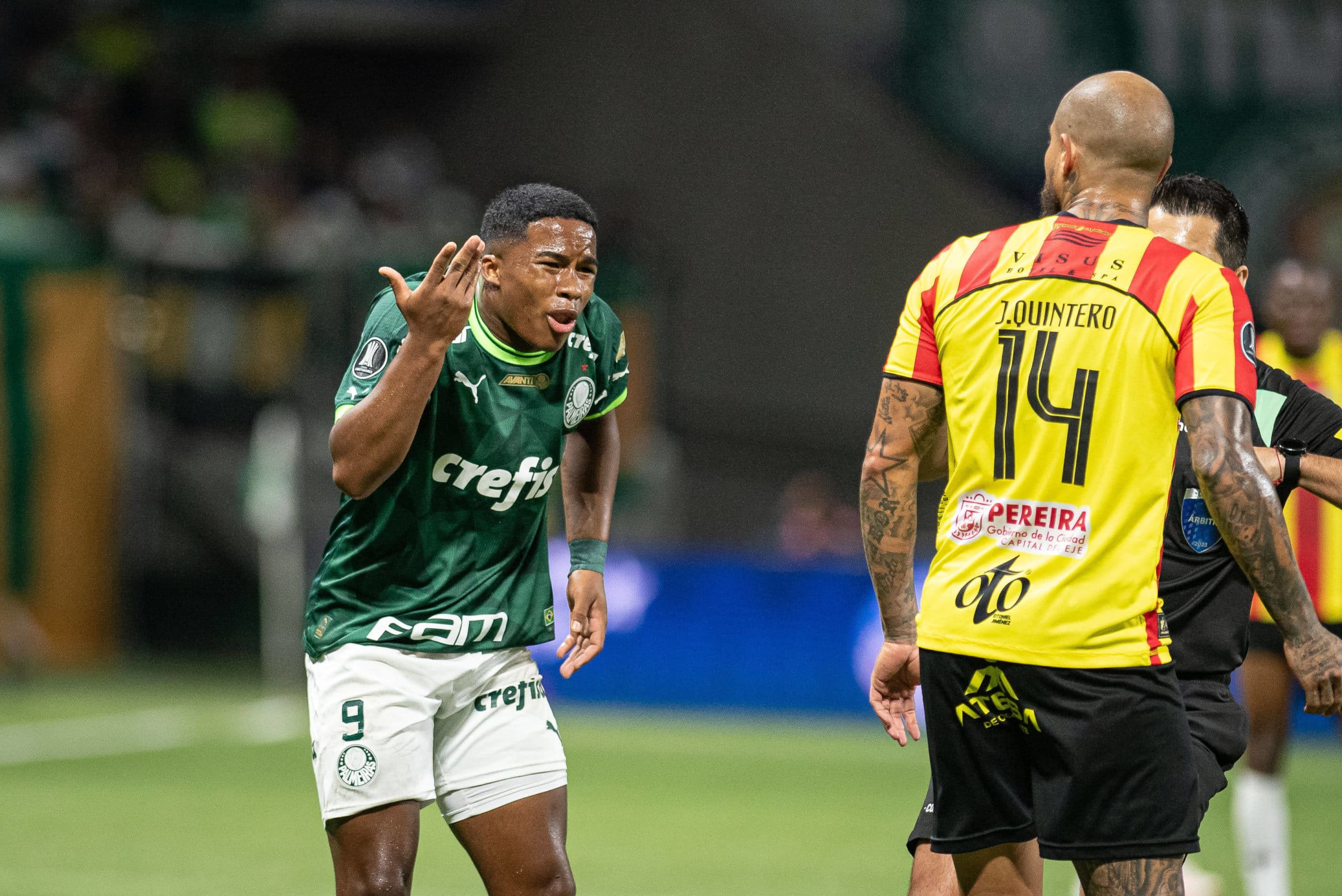 Endrick em ação pelo Palmeiras na Libertadores