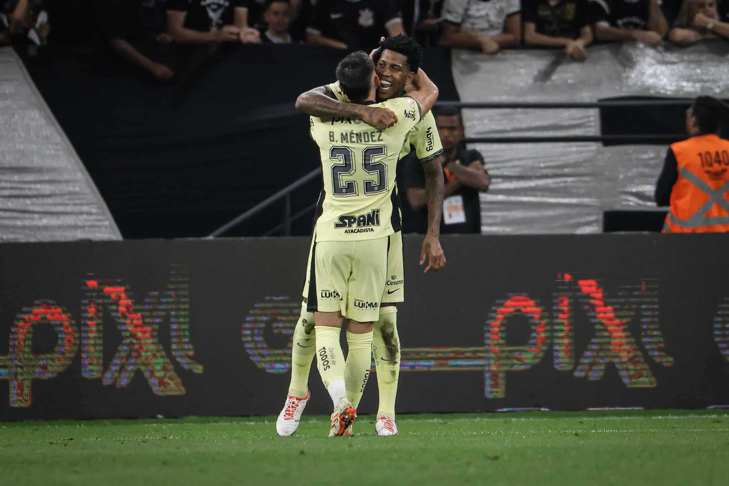 Corinthians vence o líder Botafogo por 1 a 0, pelo Brasileirão