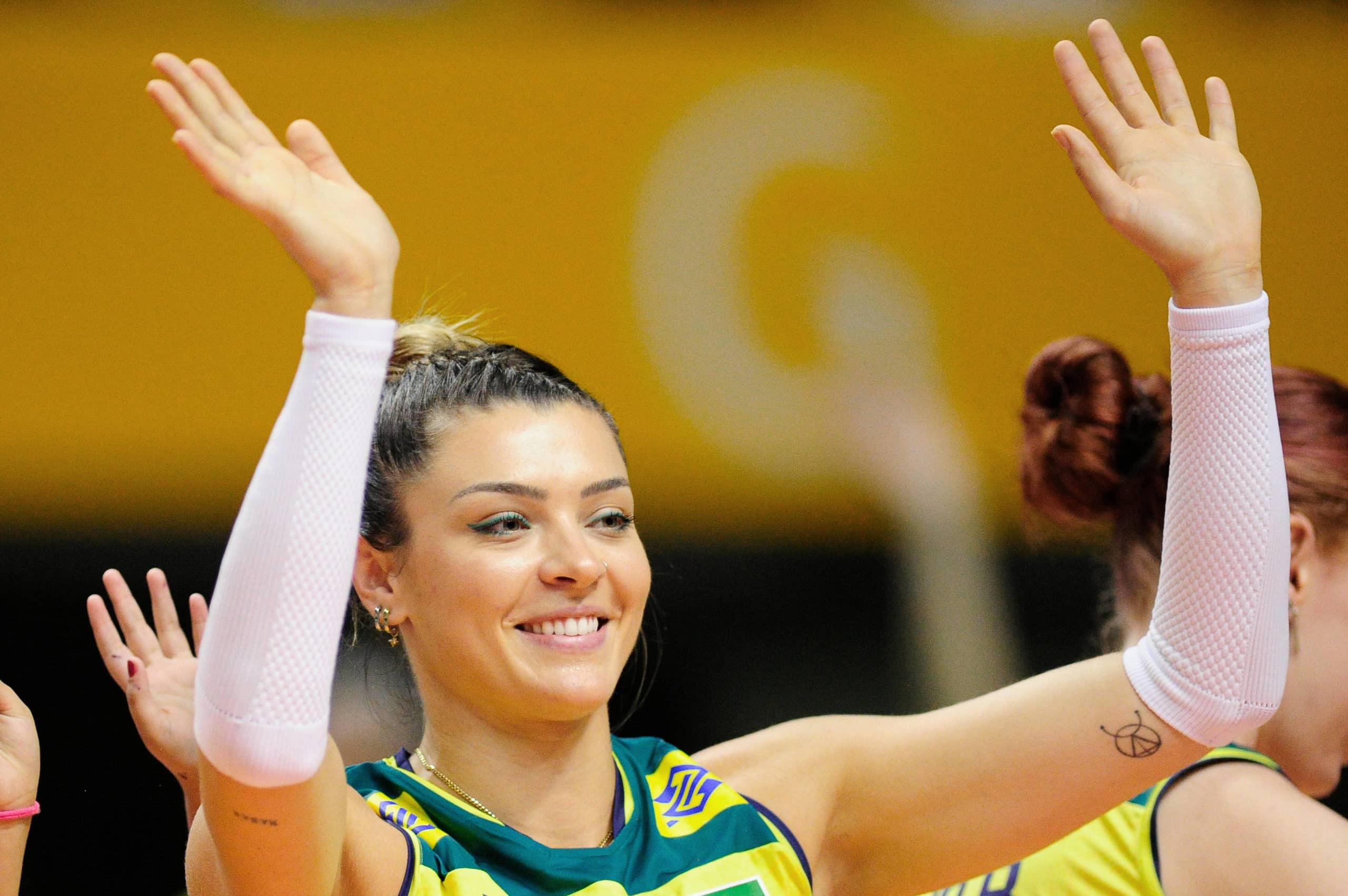 Brasil vence Porto Rico por 3 sets a 0 e segue invicto no Pré-Olímpico de vôlei feminino