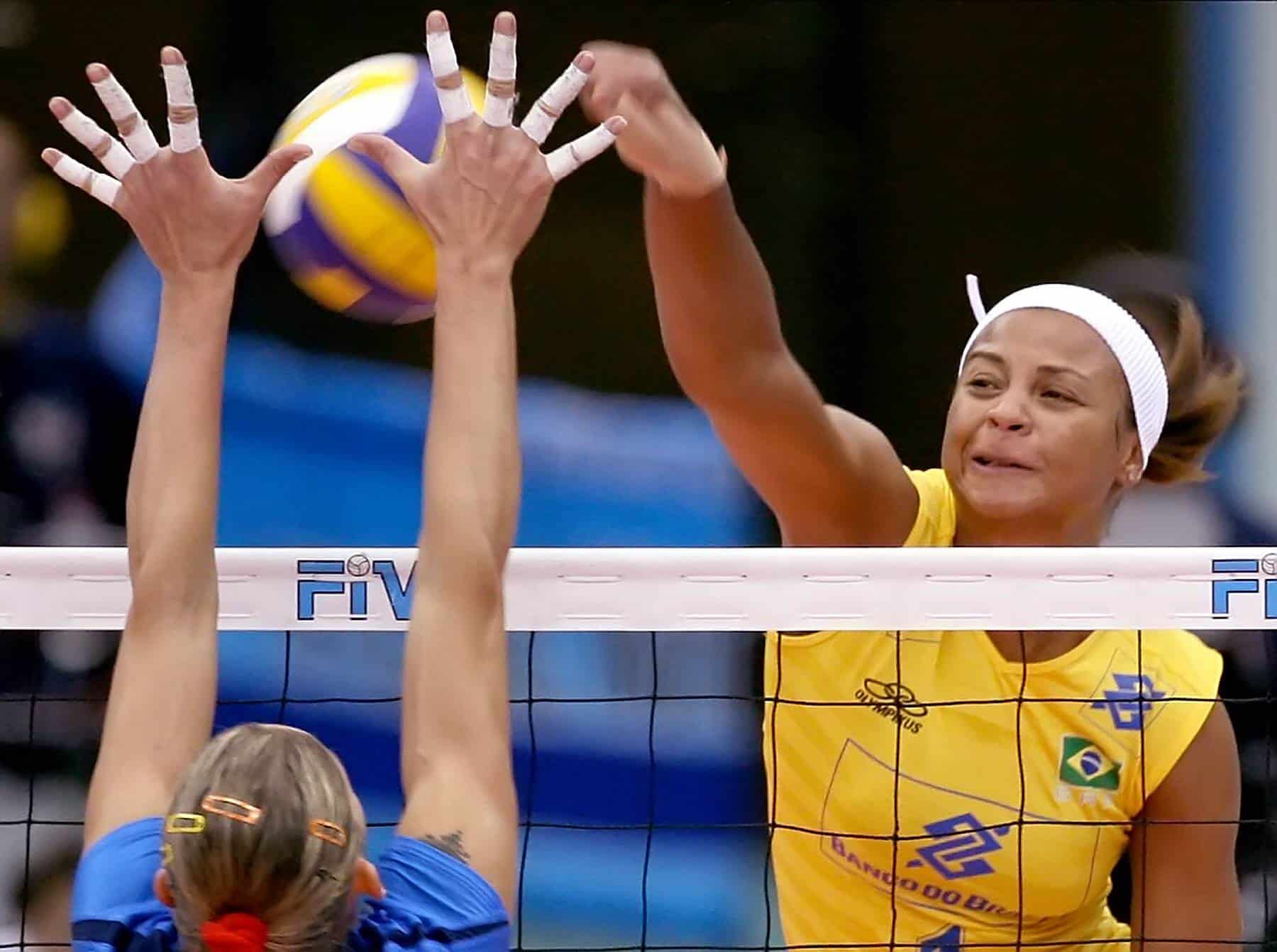 Em luto por morte de Walewska, Brasil perde para Turquia no Pré-Olímpico de vôlei