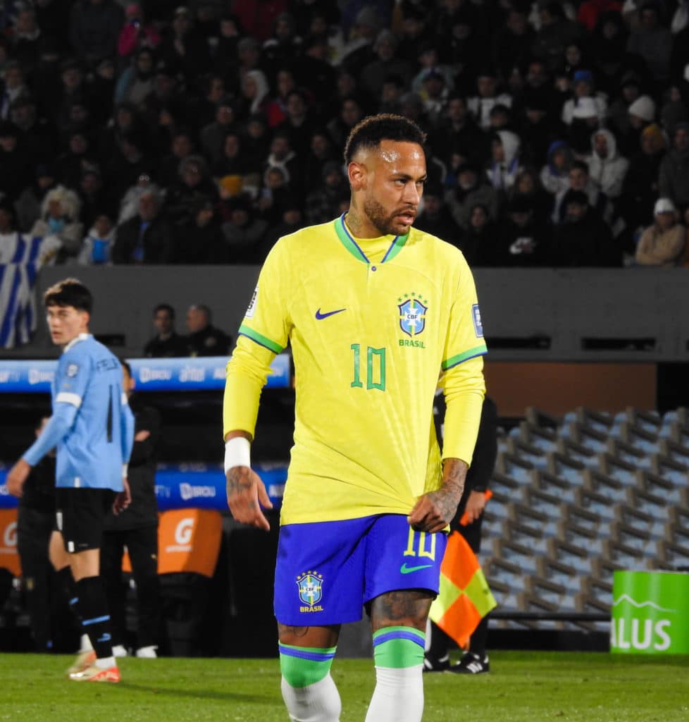 Neymar se machucou contra o Uruguai