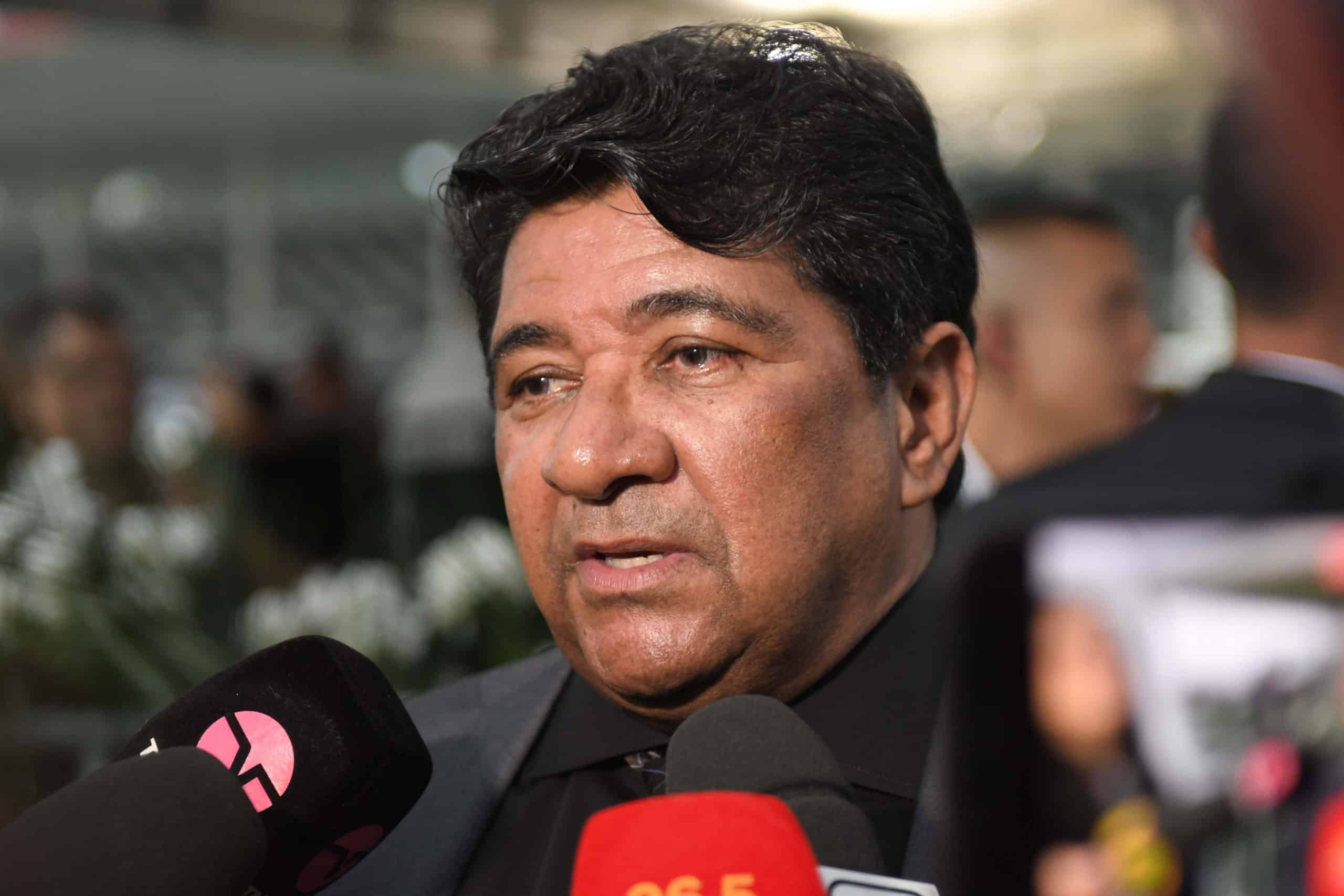 Presidente da CBF evita fazer críticas ao trabalho de Diniz na Seleção: ‘Iniciando’