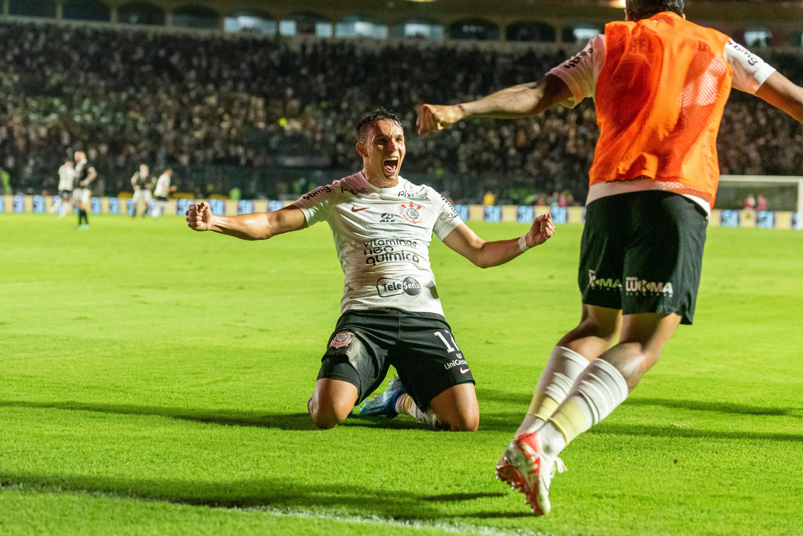 Giovane marcou o quarto gol do Corinthians no jogo