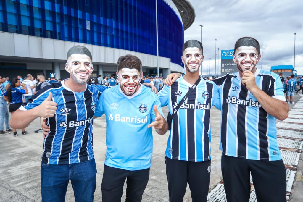 Torcedores do Grêmio fizeram a festa para Suárez