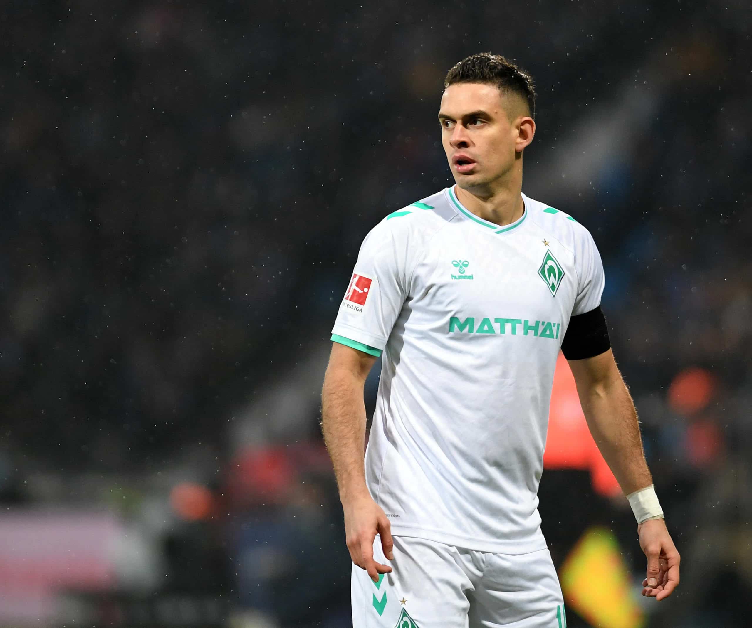 Rafael Borré deve seguir no Werder Bremen até o meio do ano