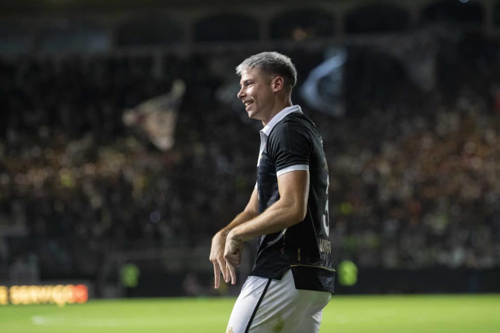 Capasso marcou o primeiro gol do Vasco, no Rio de Janeiro