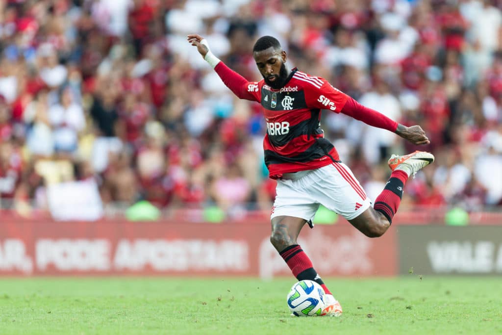 Gerson em ação pelo Flamengo