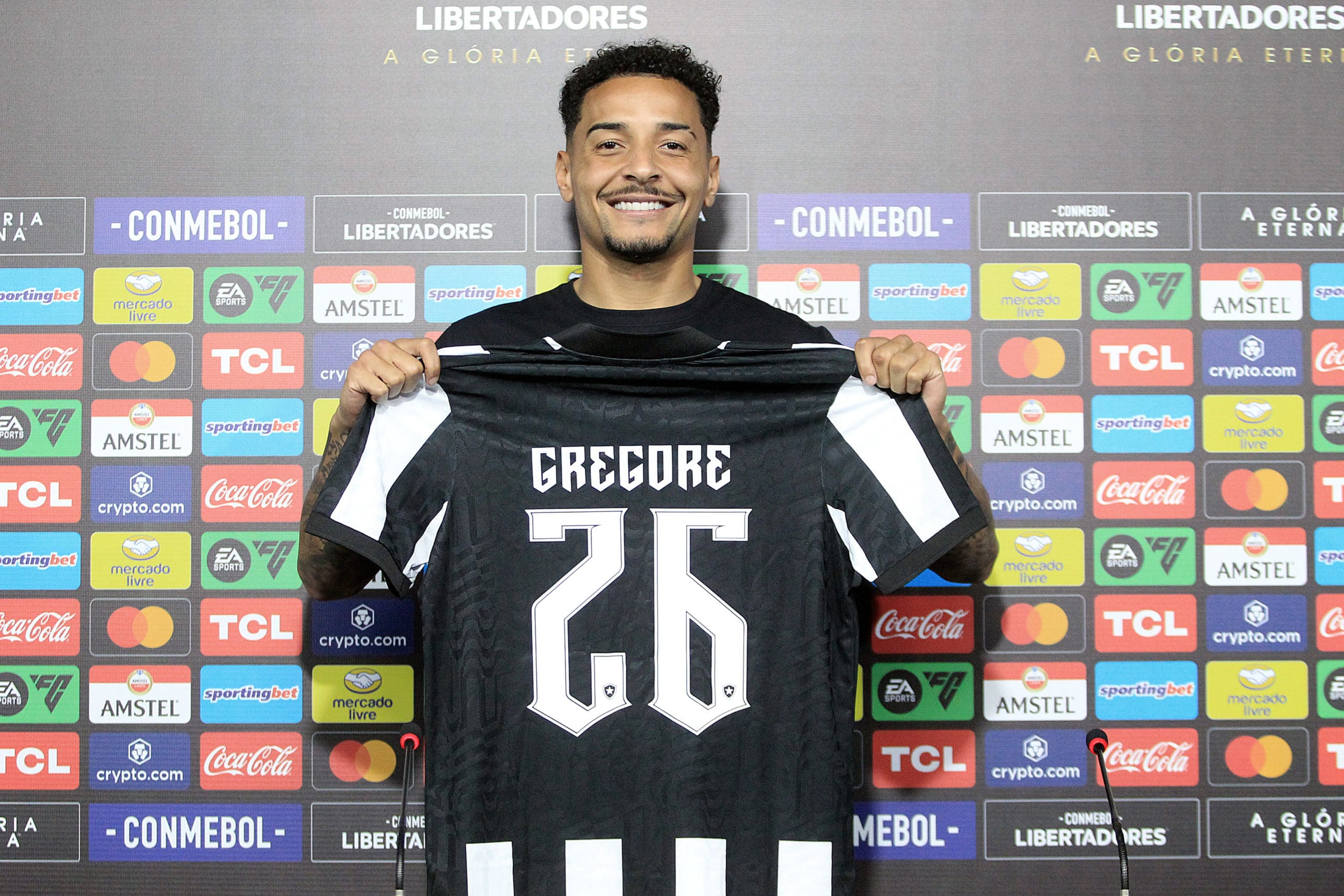 Terceira contratação mais cara da história do Botafogo, volante Gregore é apresentado: ‘Que a gente possa ser muito feliz’