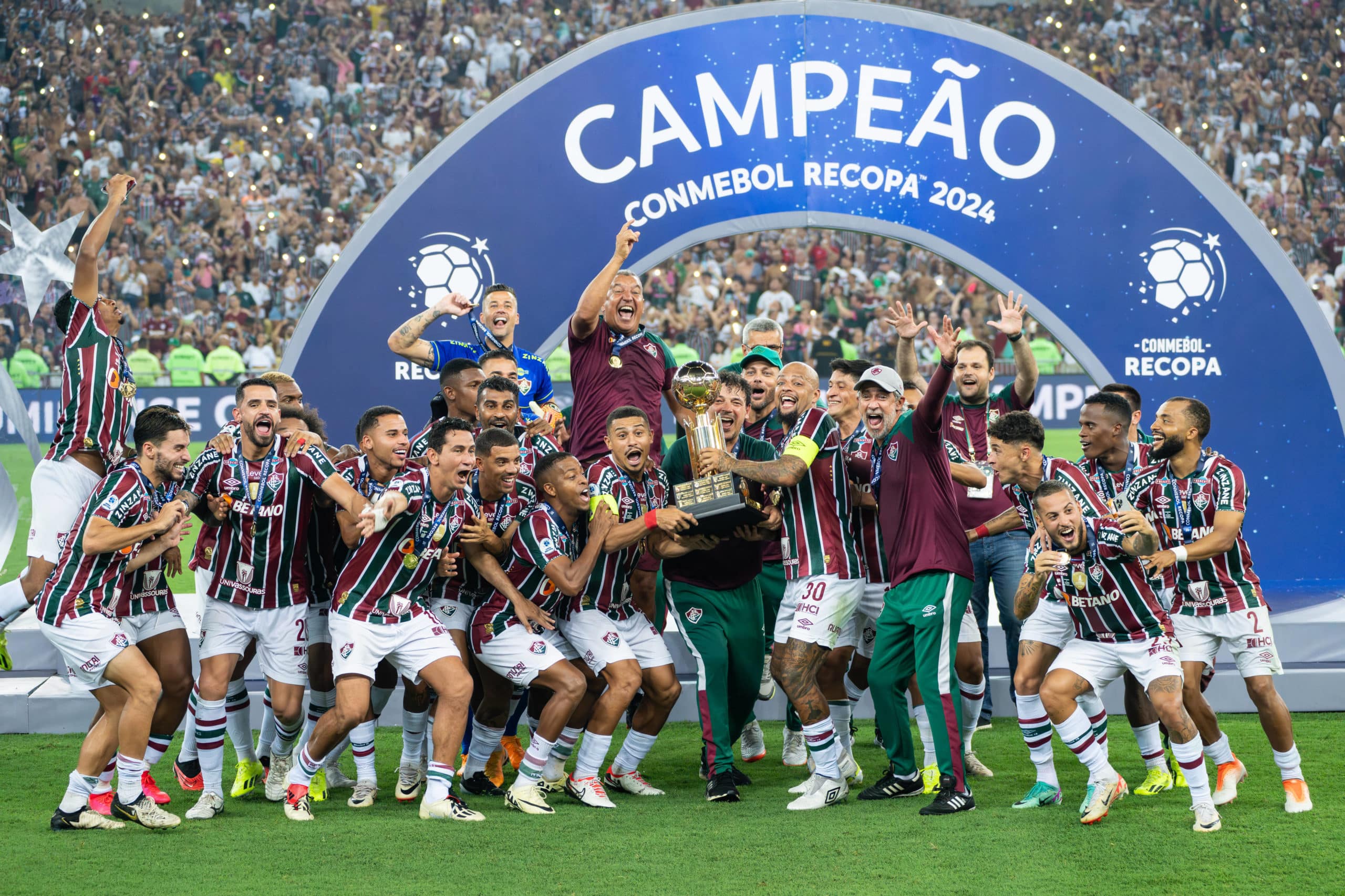 Fluminense vence a LDU por 2 a 0 com dois gols de Arias e conquista a Recopa Sul-Americana