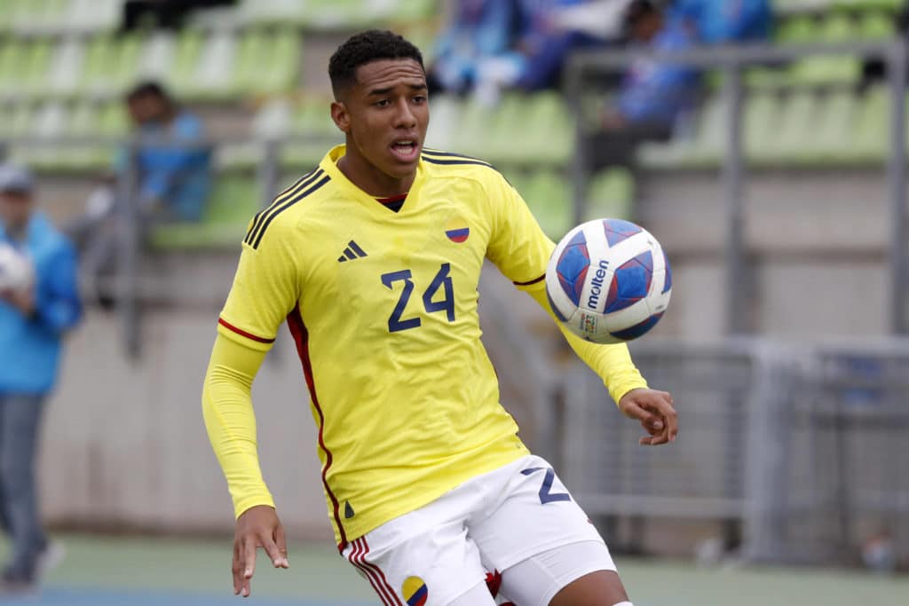 Palacios em ação pela seleção colombiana no Pré-Olímpico