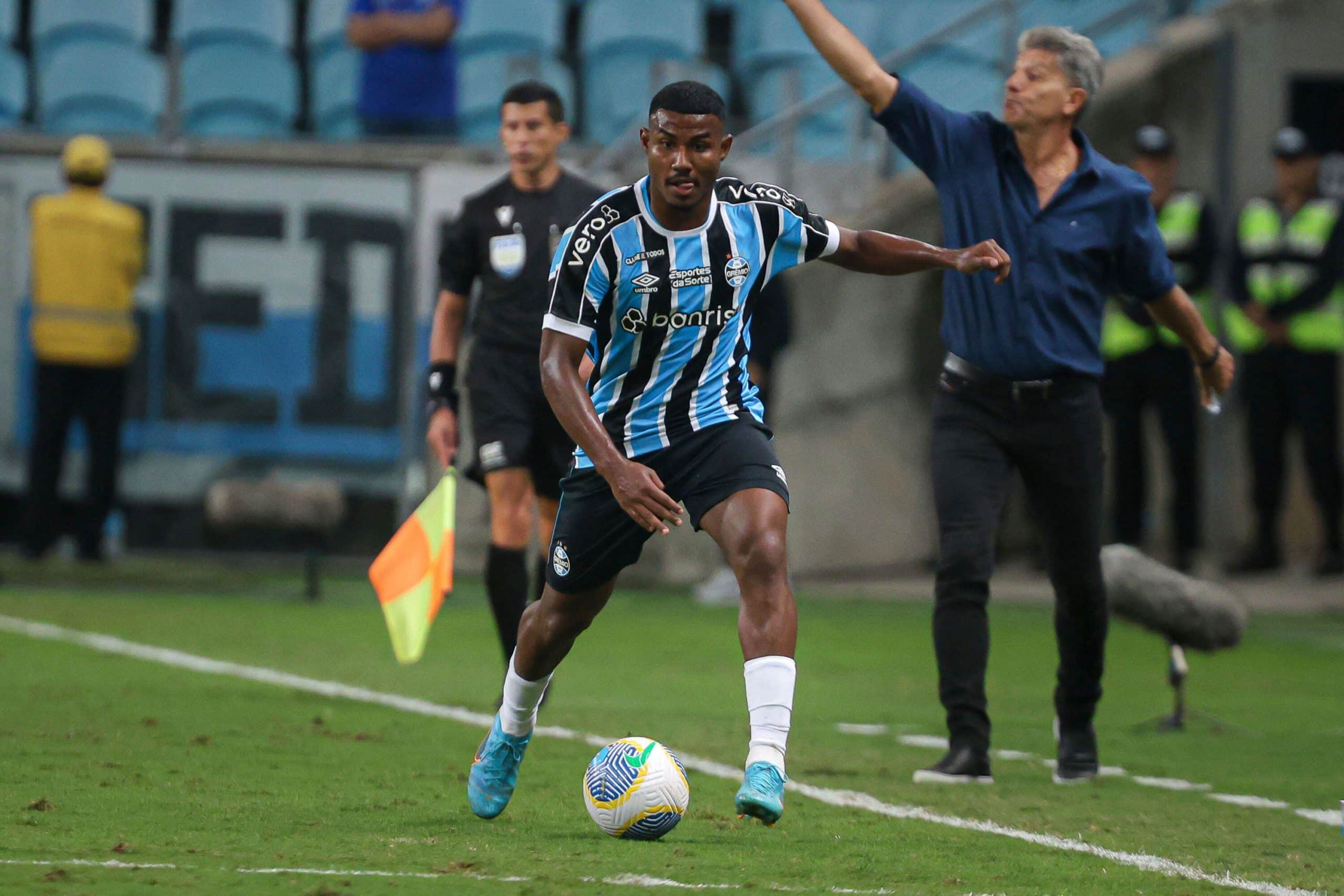 Botafogo acerta a contratação do lateral-esquerdo Cuiabano, que estava no Grêmio