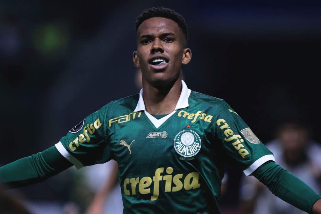 Estêvão, de apenas 16 anos, deixou o dele na vitória do Palmeiras