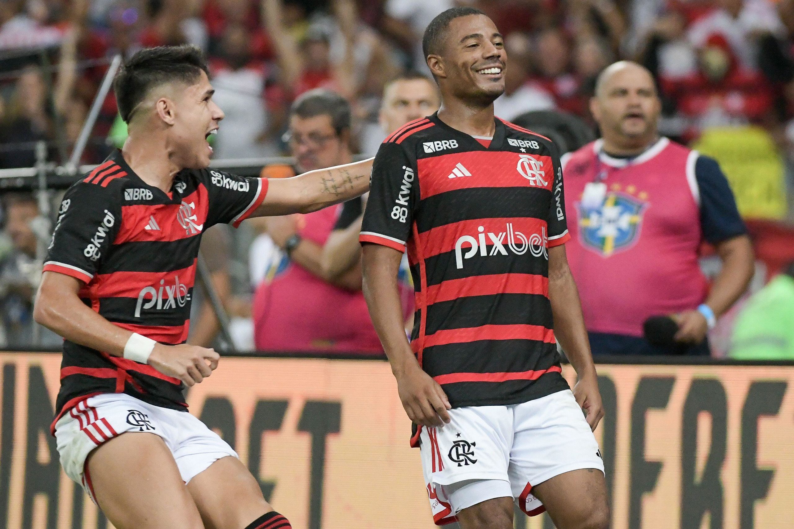 Luiz Araújo e De La Cruz marcaram os gols do Flamengo