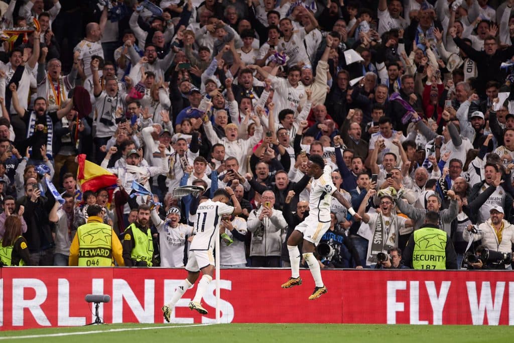 Rodrygo e Vini Jr. comemora o gol do Real Madrid