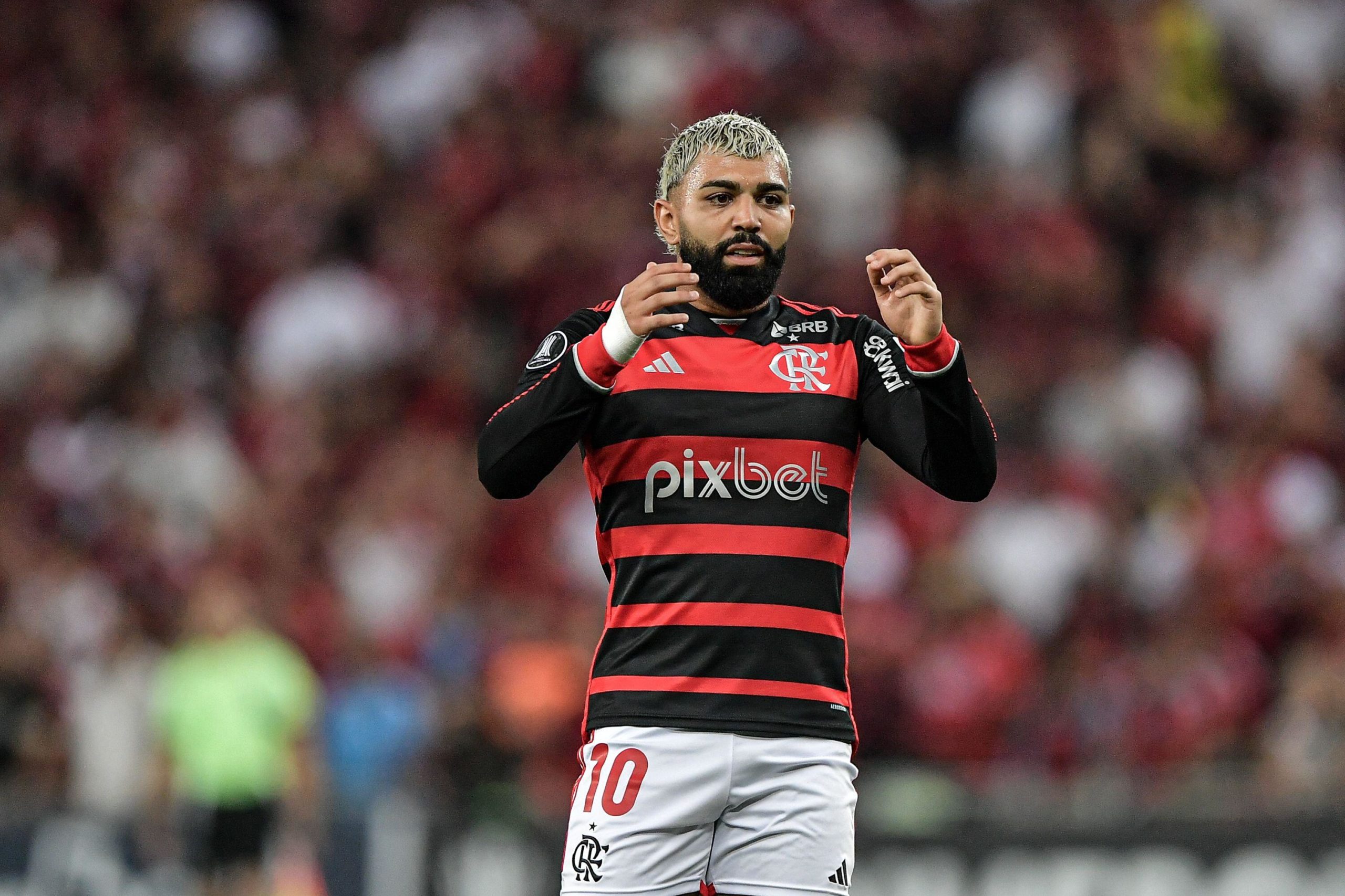 Gabigol admite ter usado a camisa do Corinthians e pede desculpas à torcida do Flamengo