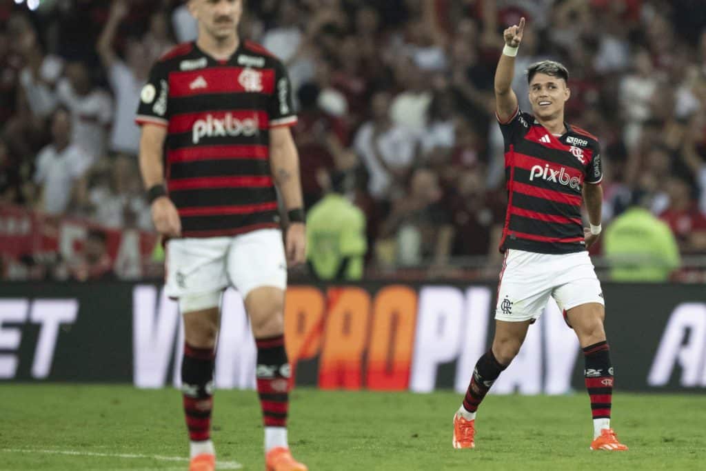 Luiz Araújo marcou os dois gols do Mengo