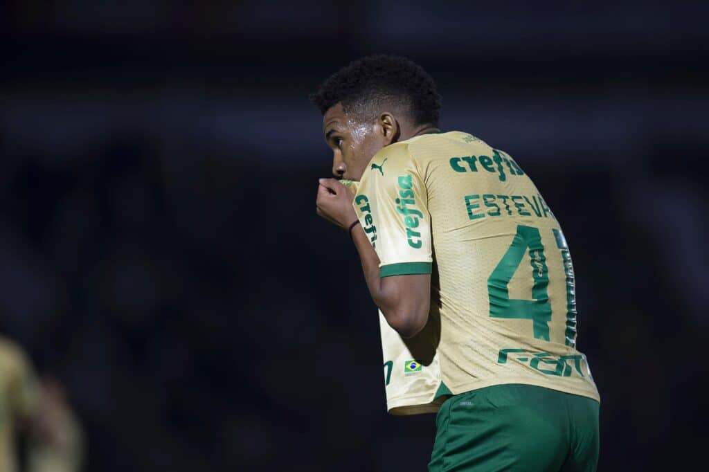 Estêvão brilhou na goleada do Palmeiras