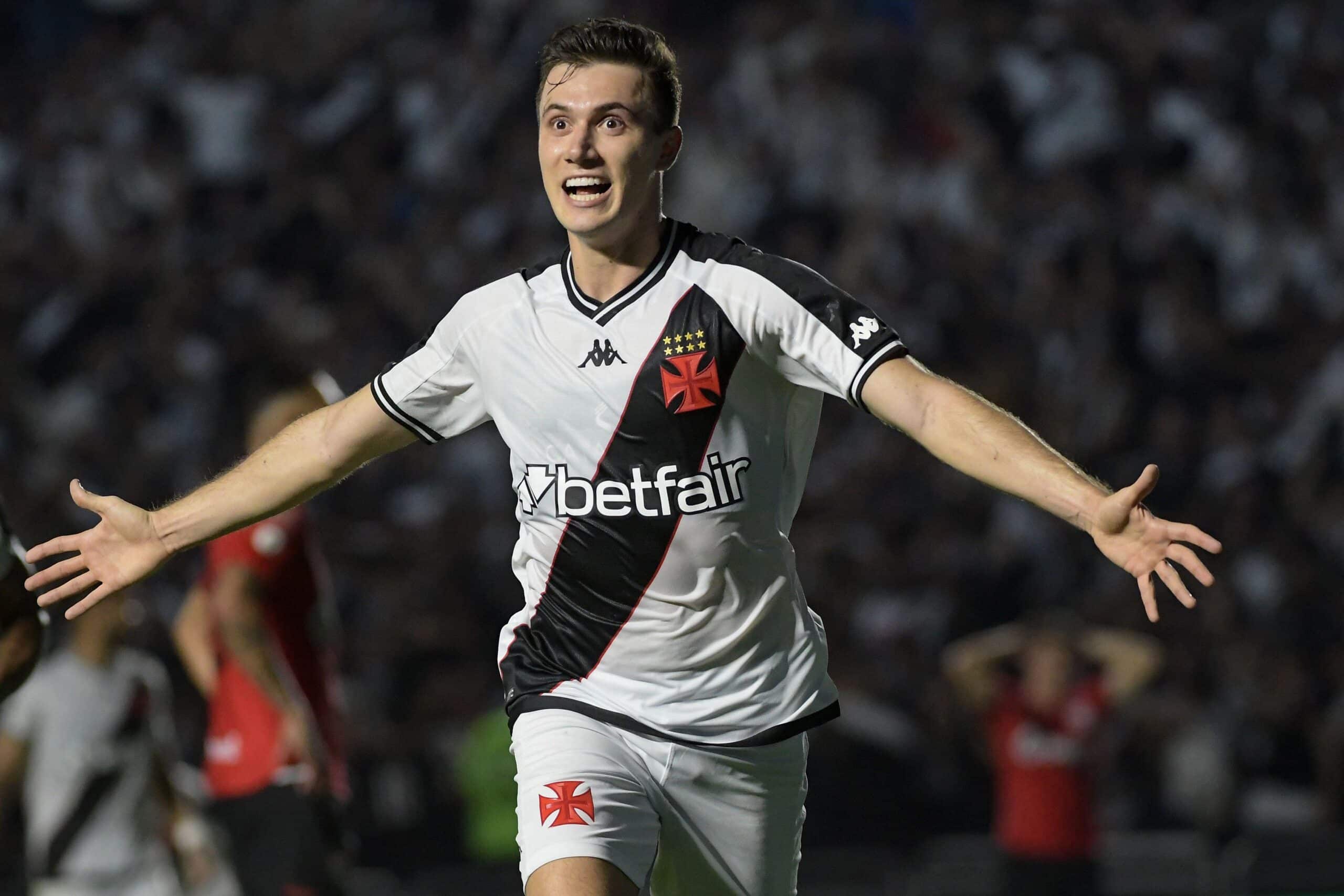 Lucas Piton marcou o gol da vitória do Vasco