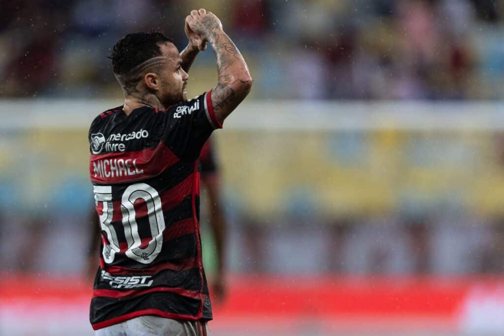 Michael marcou o primeiro gol do Flamengo na vitória sobre o Braga