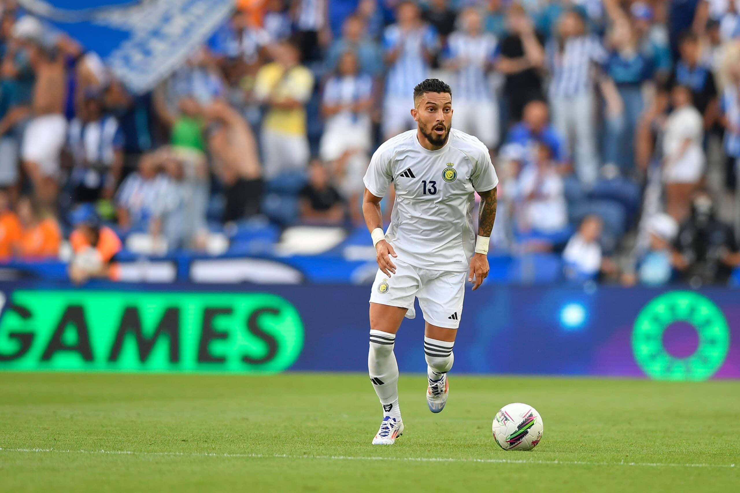 Alex Telles pode reforçar o Botafogo