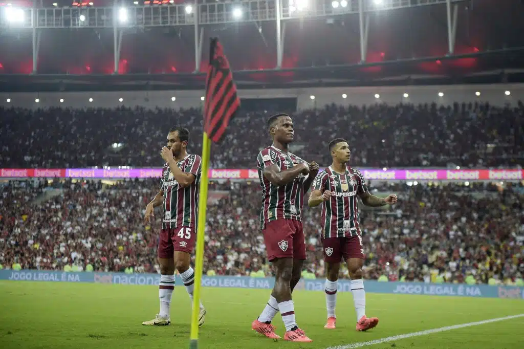 Arias marcou o segundo gol do Fluminense