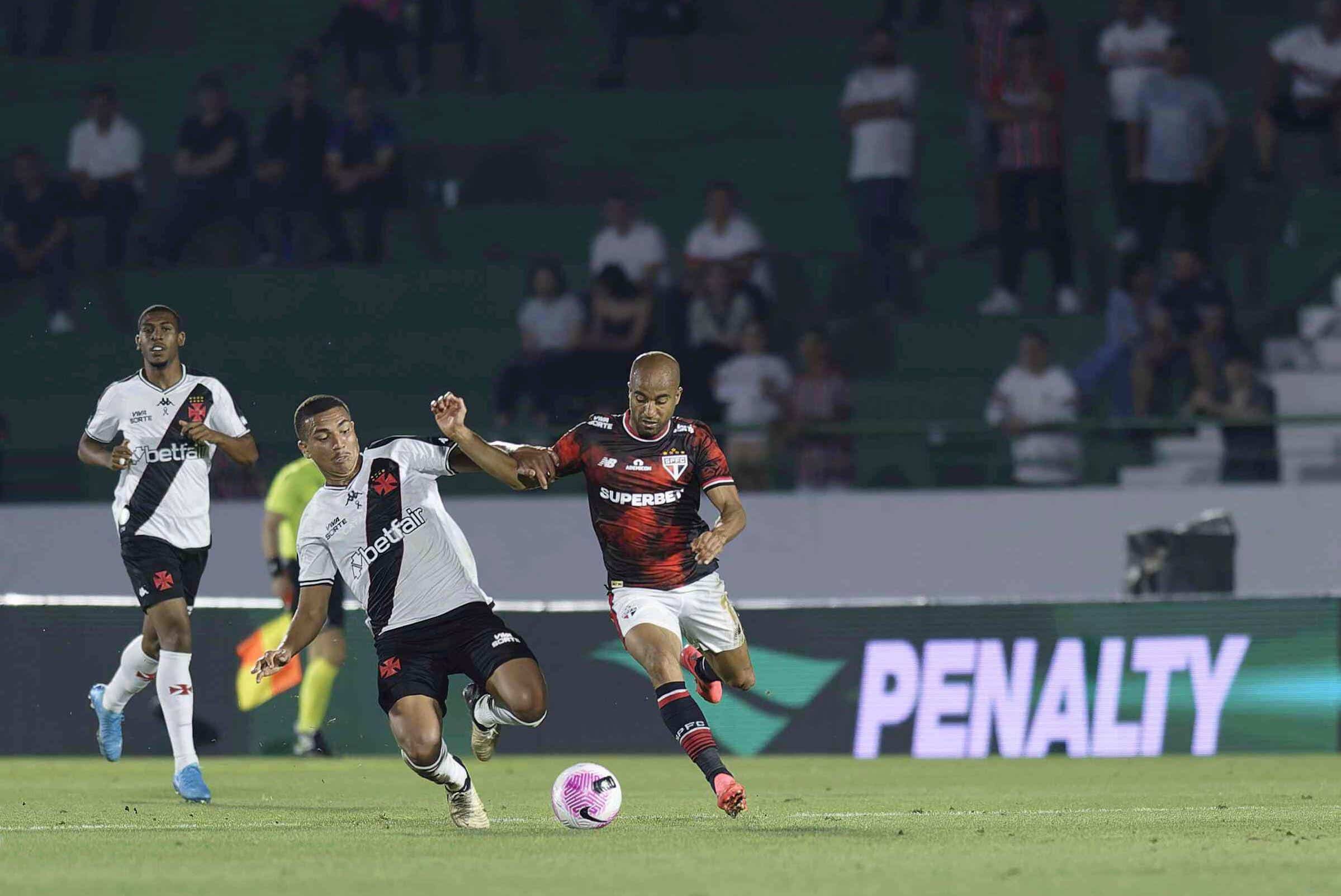 Lucas Moura foi o destaque da vitória tricolor