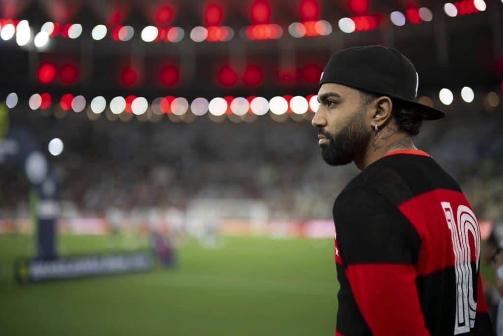 Afastado, Gabigol viu o jogo dos camarotes do Maracanã