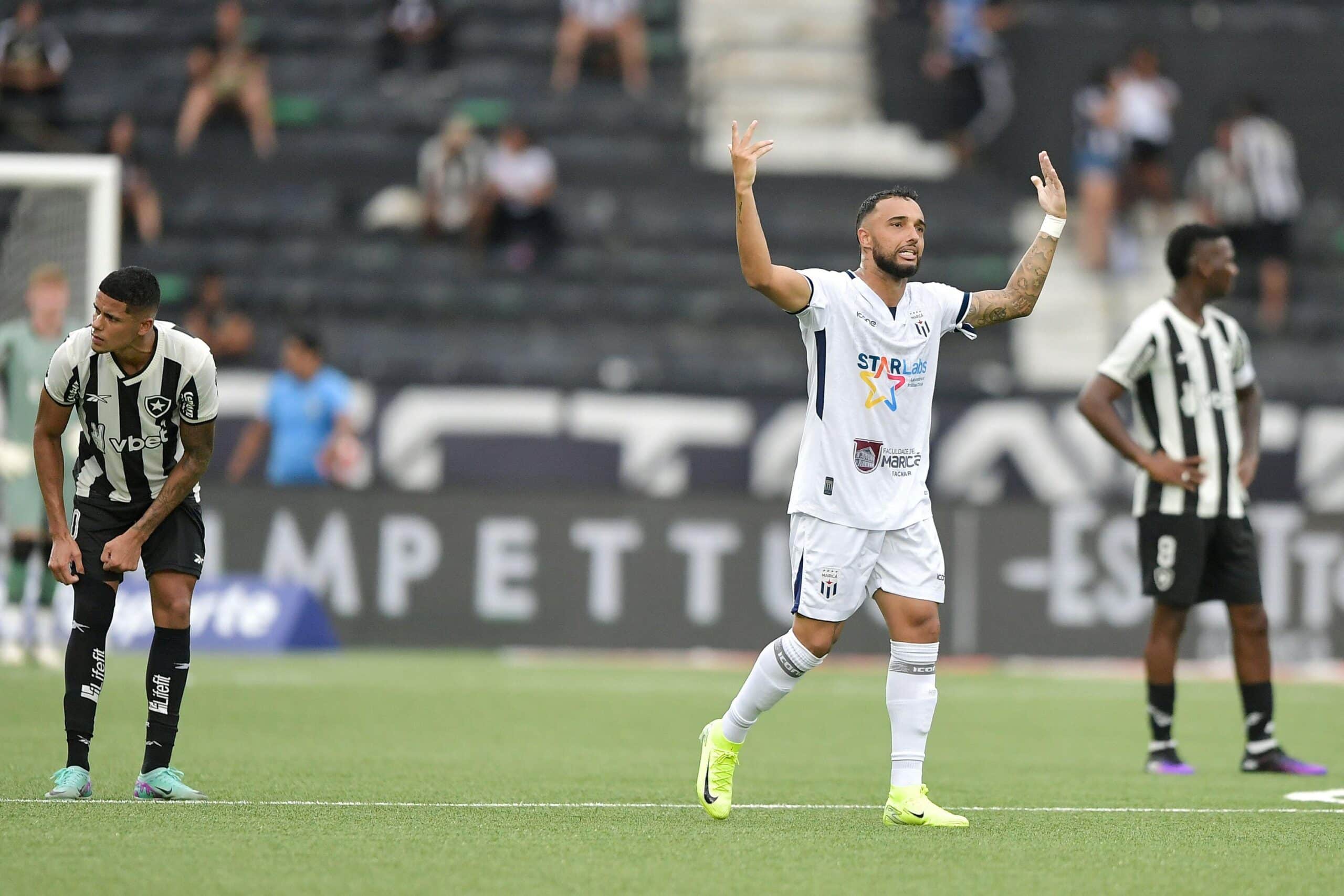 Hugo Borges, ex-Vasco, deixou o dele pelo Maricá